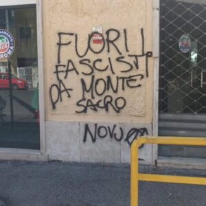 Roma – Imbrattata facciata della sede di Forza Italia a Montesacro