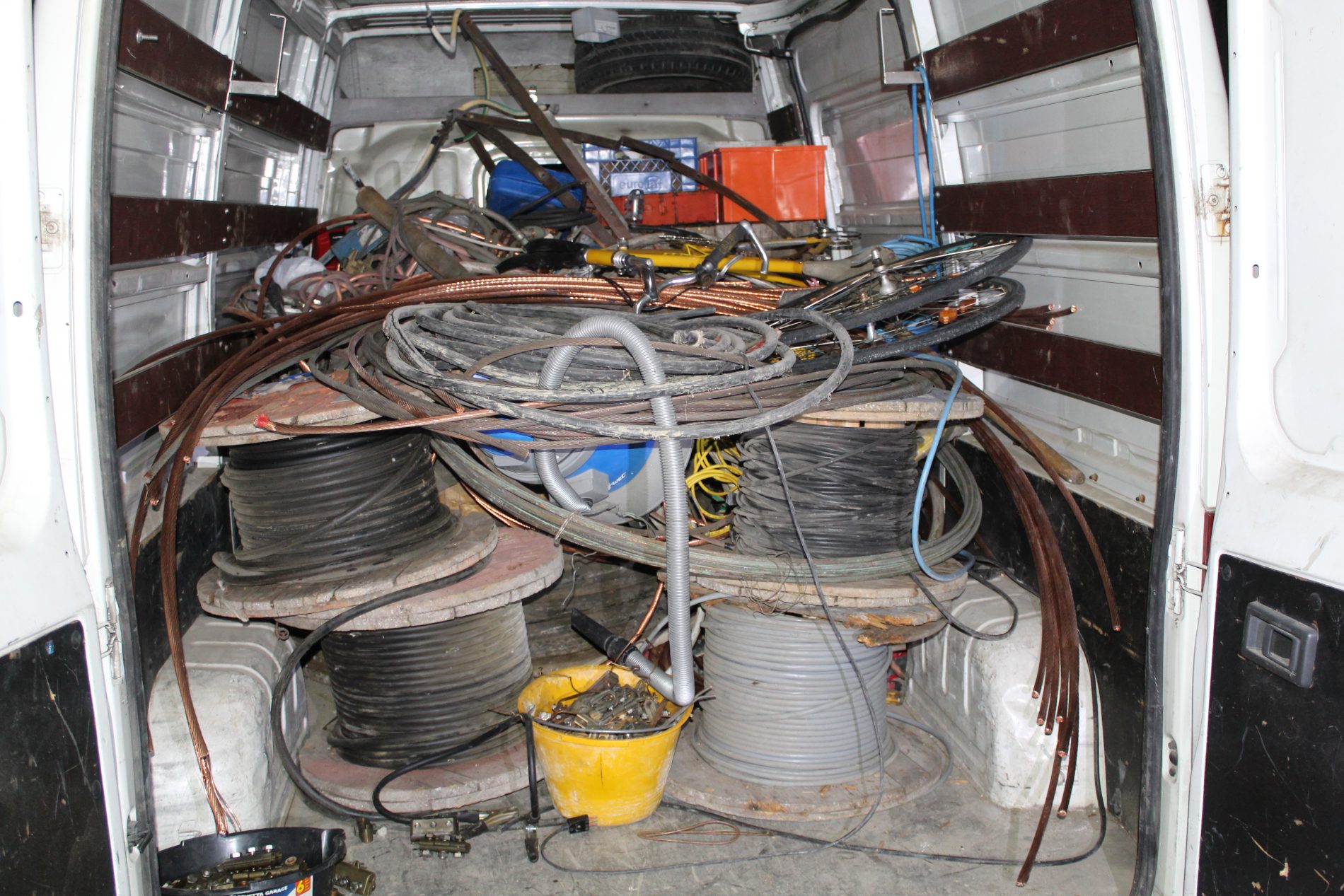 Maxi sequestro di rame rubato sul raccordo Terni-Orte