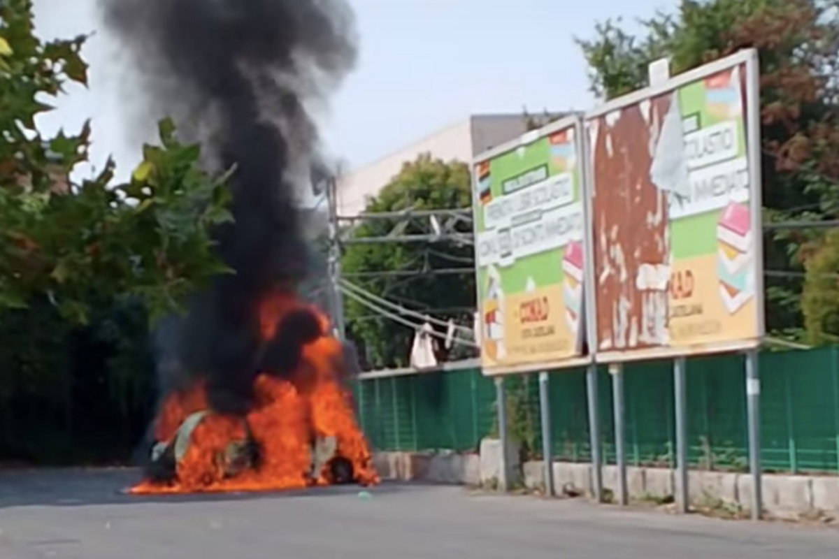 Civita Castellana – Auto in fiamme al parcheggio della stazione Catalano