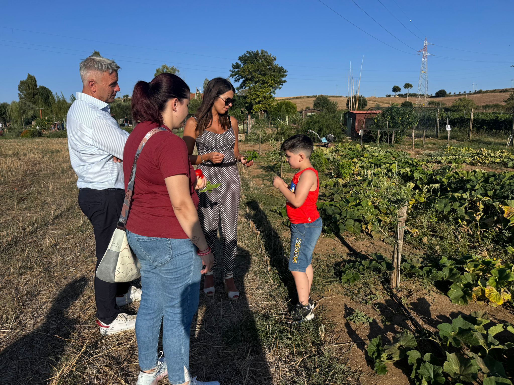 Claudia Conte testimonial speciale alla Fattoria del Bianconiglio di Tarquinia per i bambini fragili