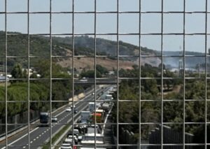 Incendio Quartaccia – Paralizzata l’A12 tra Civitavecchia e Santa Severa