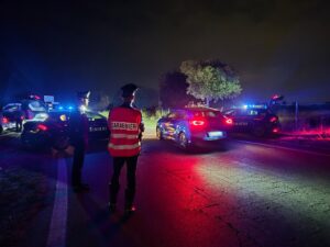 Passoscuro – Maxi operazione “Alto Impatto”: furto risolto in poche ore, turisti ringraziano per la valigia ritrovata, controlli a raffica su strade e spiagge