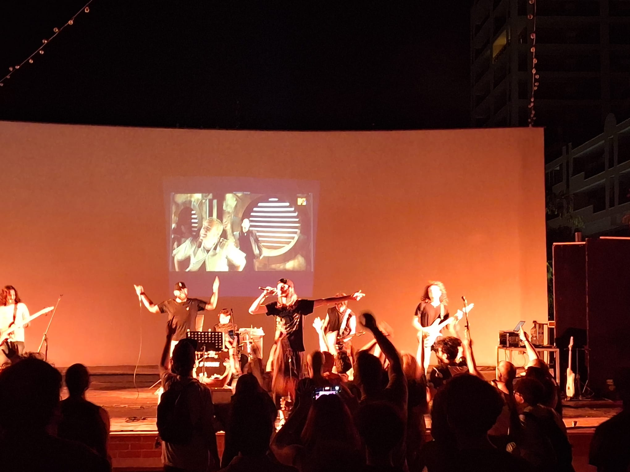 Civitavecchia – Spettacolo College Night, nottata generazionale al Pincio (FOTO e VIDEO)