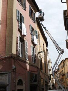 Viterbo – Camino pericolante in pieno Corso, arrivano i vigili del fuoco