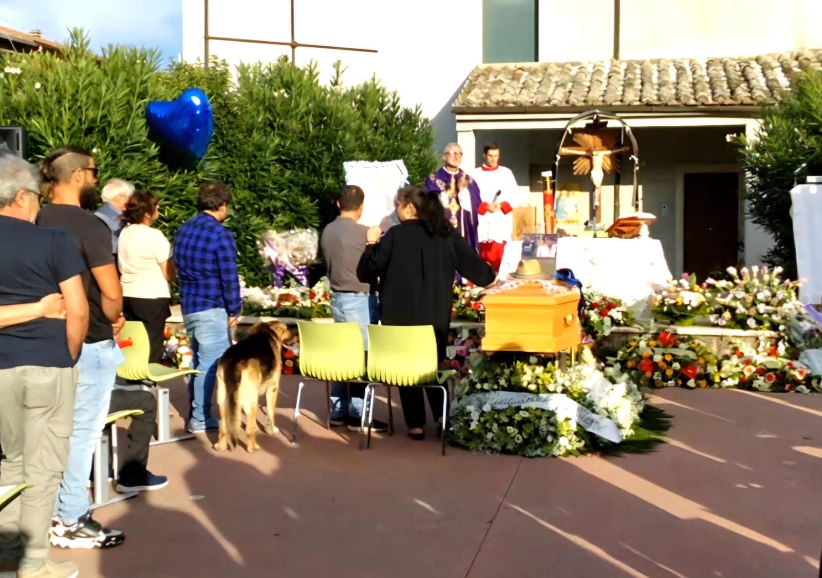 Marta in lacrime per Luca Aluisi: l’ultimo saluto al giovane calciatore