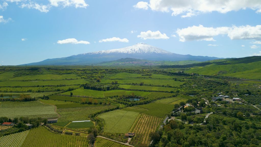 GAL Etna, natura viva alle pendici del vulcano tra sentieri e crateri