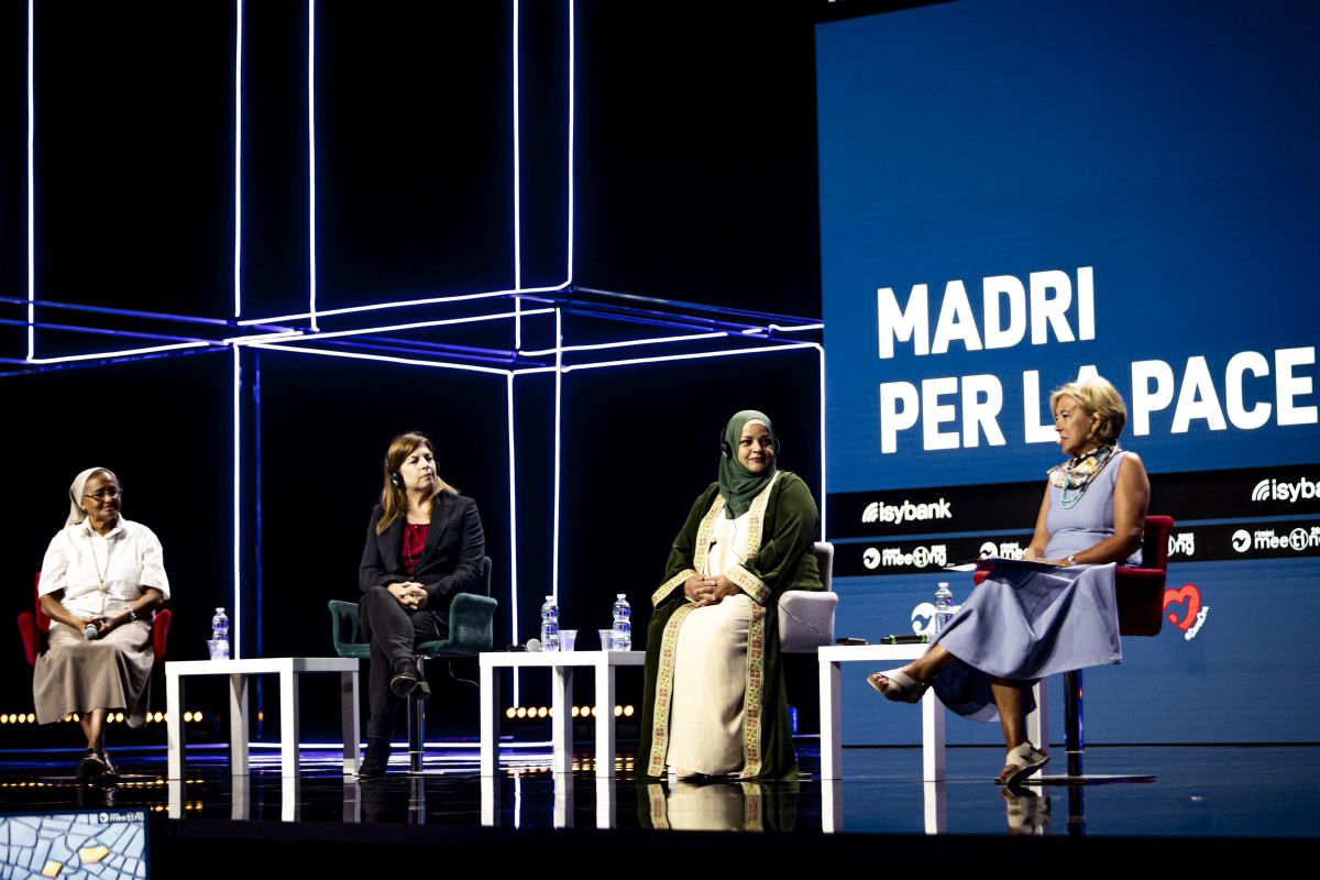 Il 46^ Meeting di Rimini si apre nel segno delle “madri per la pace”