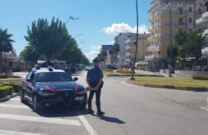 Ragazza abusata dal branco, sette giovani arrestati