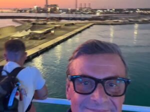 Civitavecchia – “Al tramonto la centrale risulta ancora più bella!”, il post di Calenda fa storcere il naso ai civitavecchiesi