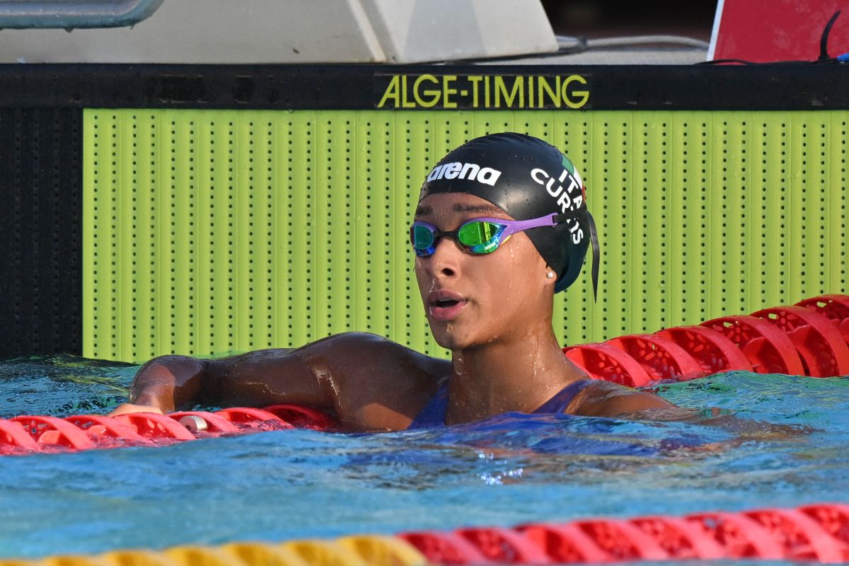 Mondiali di Nuoto – Curtis ultima in finale, ma testa altissima. Male la 4×200, volano Ceccon e Di Pietro