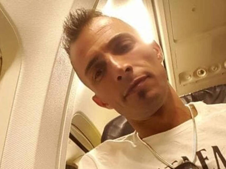 Fugge all’alt dei carabinieri e muore schiantandosi con la moto