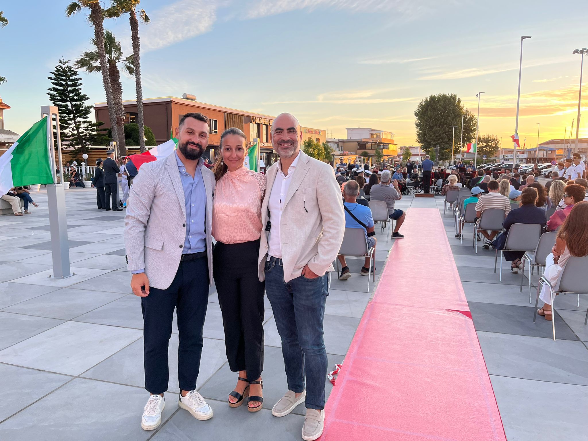 Fiumicino – Inaugurata area pedonale Largo Marinai d’Italia, FdI: “Opera di pregio e aggregazione”