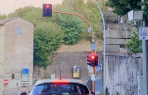 Ronciglione – Attivate le telecamere al semaforo di Viale della Resistenza, Mengoni: “Prevenire incidenti, non fare cassa”