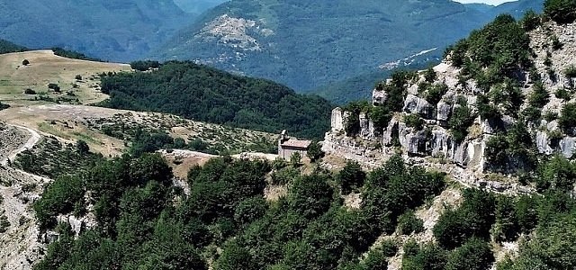 Colpito da fulmine in Abruzzo, gravissimo giovane di Civita Castellana