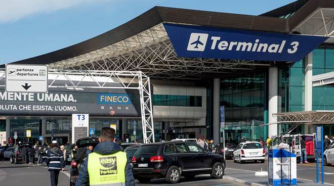 Fiumicino – Anche AdR in campo contro la violenza sulle donne: stamani coreografia spettacolo al T1