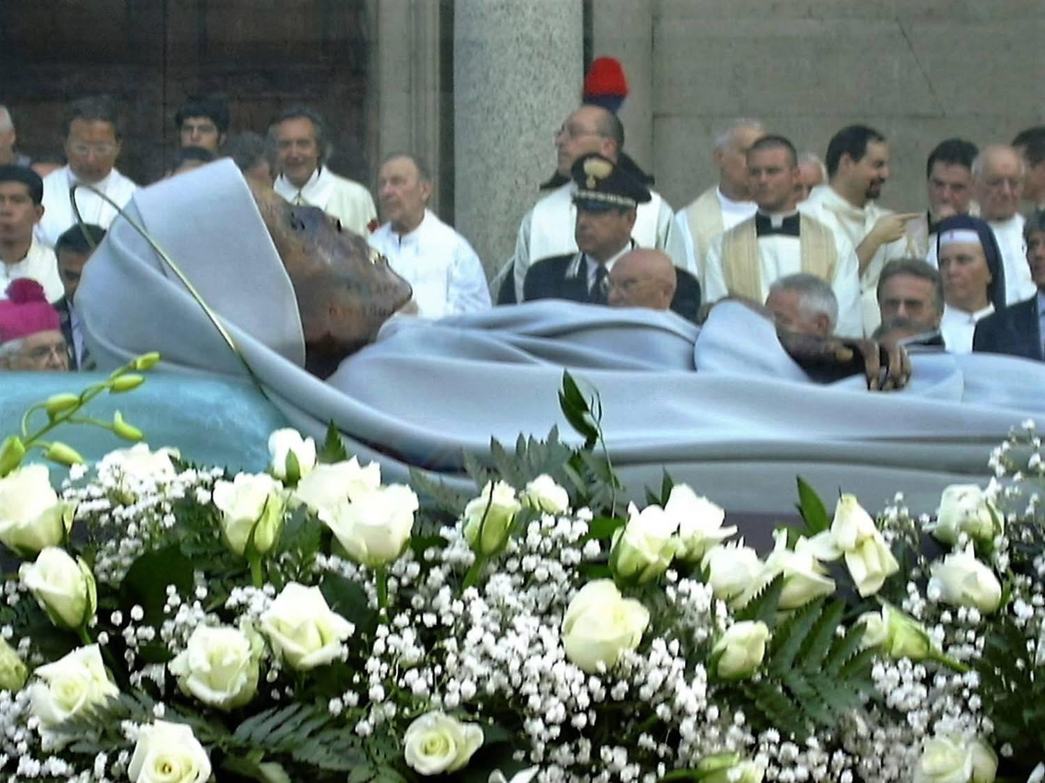 Viterbo – Il corpo incorrotto di Santa Rosa nella solenne e straordinaria processione
