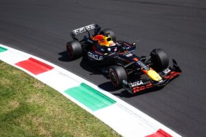 Pole Verstappen a Monza davanti alle McLaren, Leclerc quarto