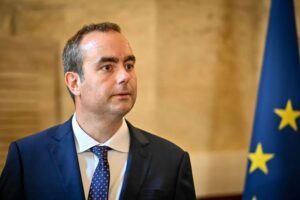 Francia, Macron nomina Lecornu primo ministro