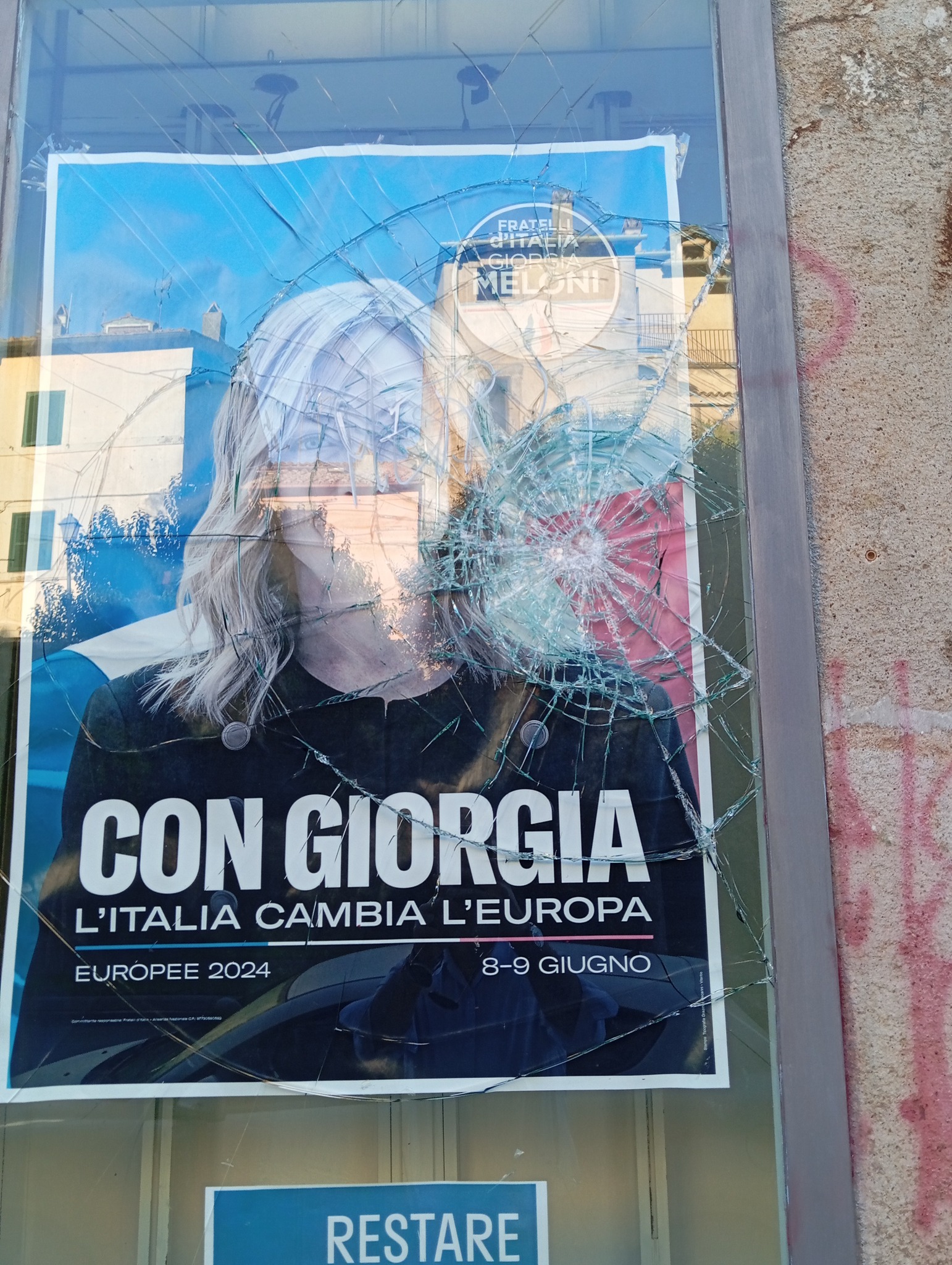 Ennesimo atto vandalico alla sede Fdi di Oriolo: il terzo in due mesi