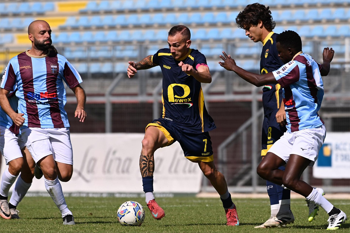 Calcio – Tra Viterbese e Monti Prenestini finisce 1-1, il Pomezia scavalca i gialloblù