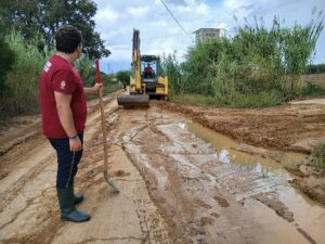 Tarquinia – Maltempo, sversamento di fango sulla strada della Roccaccia (FOTO)