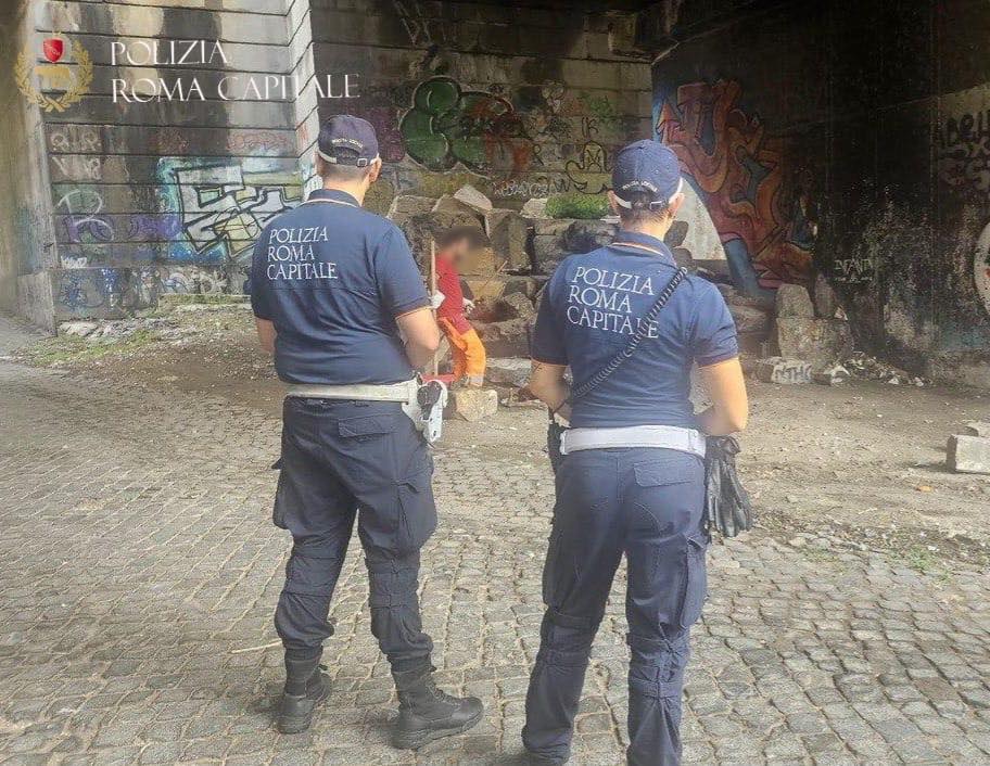 Roma – Operazione anti-degrado sulle banchine del Tevere tra Ponte Testaccio e Ponte dell’Industria