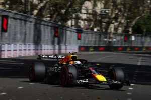 Pole di Verstappen davanti a Sainz al Gp di Azerbaijan