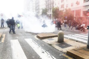 Italia in piazza per Gaza. Scontri a Milano, bloccata autostrada Bologna