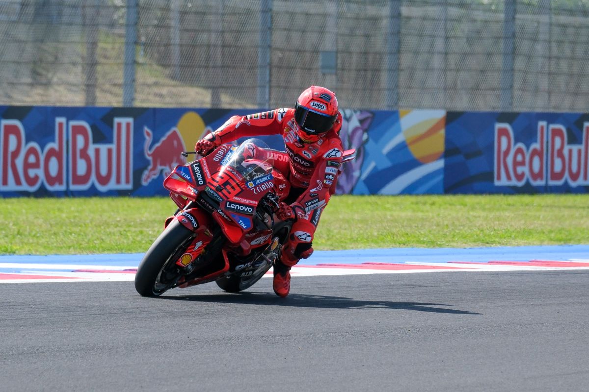 Marc Marquez domina Practice a Misano, tre italiani alle sue spalle