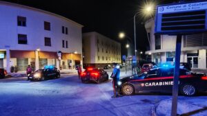 Latina – Pacco sospetto davanti a una casa: artificieri in azione