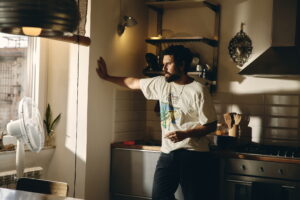 Nuovo singolo e tour nei palazzetti per Tommaso Paradiso