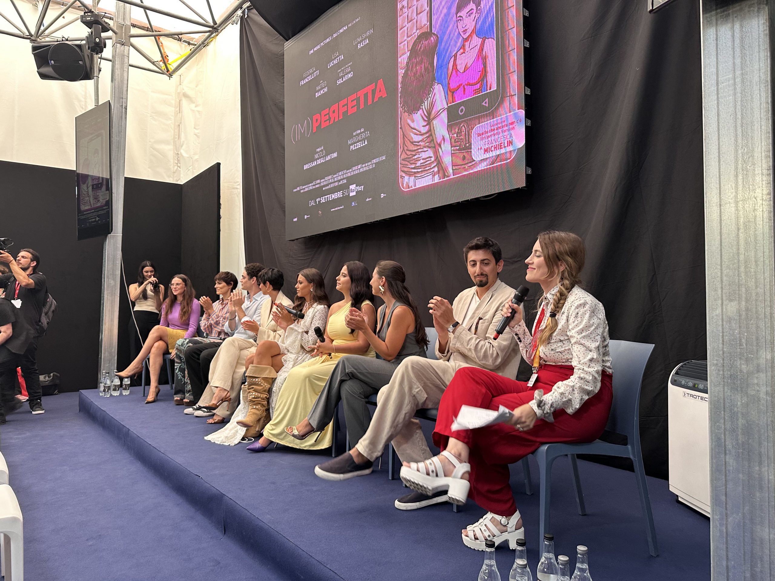 Venezia 82 – (Im)perfetta, il corto RAI su identità e insicurezze