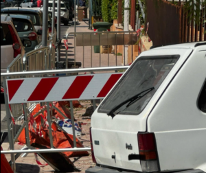 Civitavecchia – “Via Togliatti ostaggio da mesi delle transenne, aspettiamo l’incidente?”