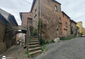 Viterbo – Palazzo diroccato in Via Bellavista, ci pensa il Comune: 16mila euro e lavori affidati alla ditta Fiorillo