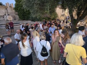 Santa Severa – Chiusura tra dolcezza e gusto per “Libri & Calici”: Vigne del Patrimonio, Antonelli e Bonfì strappano applausi (FOTO)