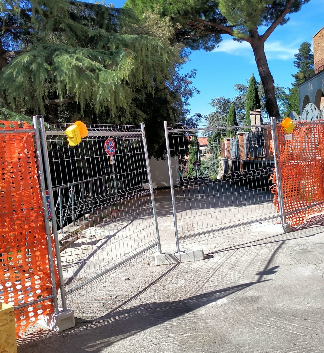 Viterbo – Cantiere del Sacrario, i residenti: “Via vai continuo, schiamazzi e urla fino a notte fonda”
