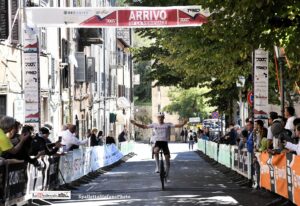 Ciclismo – Granfondo La Medievale: assegnate le maglie tricolori FCI medio fondo e cronoscalata