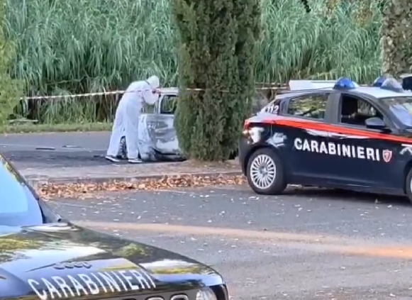 Auto in fiamme alla stazione di Latina Scalo: identificazione verso Francesco Loverso, disposta l’autopsia. Indagini a tutto campo