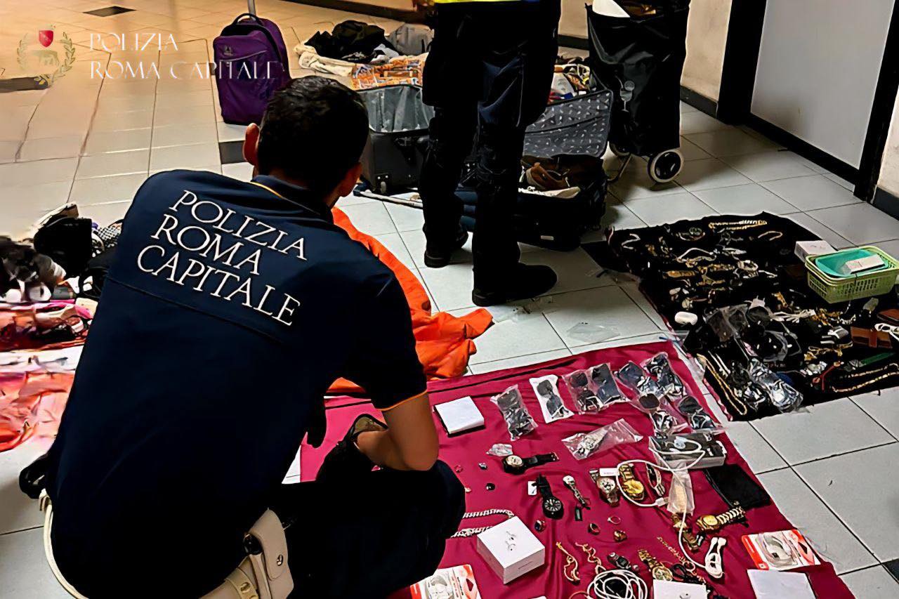 Roma – Nuovo blitz contro l’abusivismo: sequestrati oltre 3500 articoli e un arresto