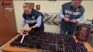 A Napoli i Nas sequestrano prodotti cosmetici tossici e cancerogeni