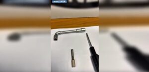 Roma – Arrestate specialiste di furti d’auto, sequestrati dispositivi elettronici per accensioni veloci e kit del mestiere