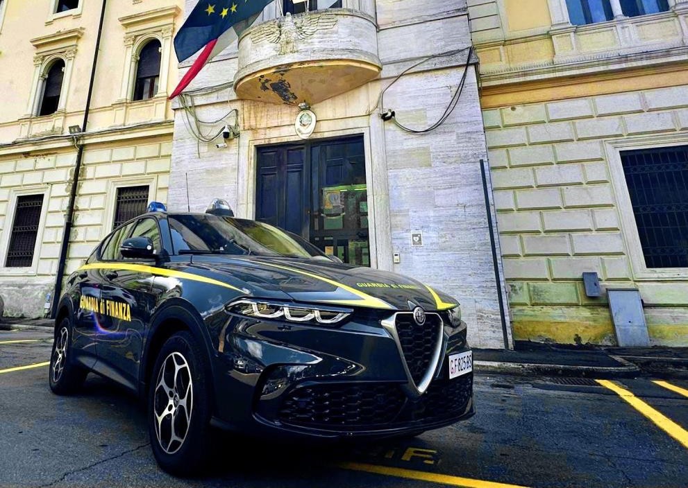 Roma – Frode da oltre 10 milioni sul Superbonus: arrestato imprenditore edile, tre professionisti interdetti