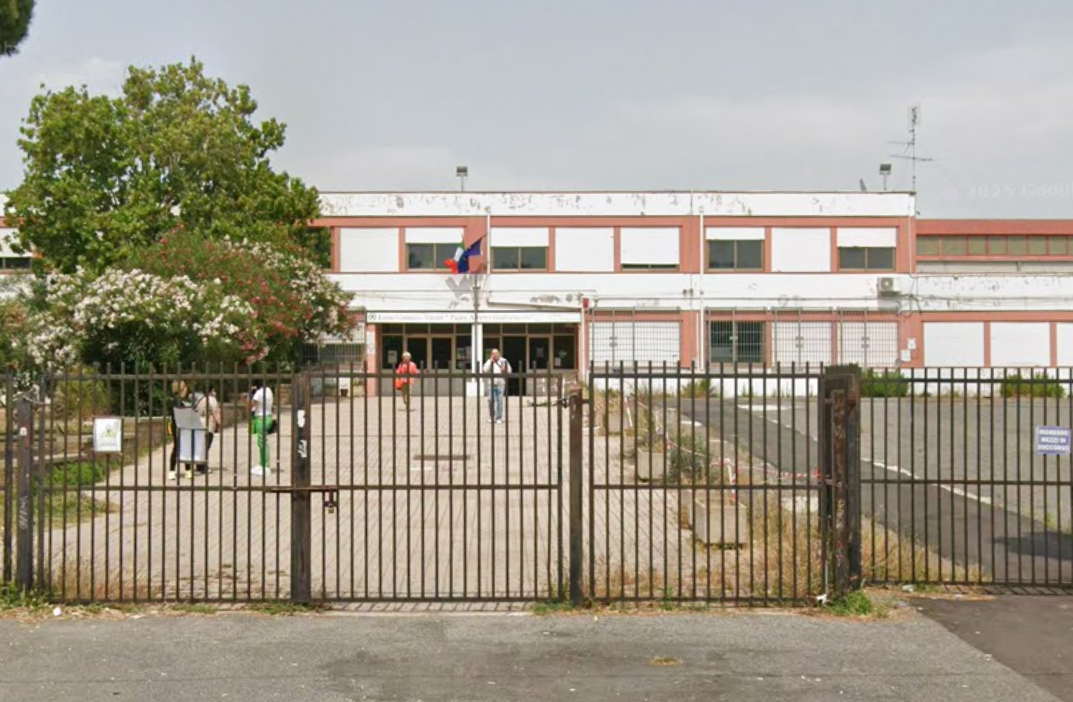 Civitavecchia – Infiltrazioni ed aule fatiscenti, gli studenti del Guglielmotti scioperano: invocata Città Metropolitana