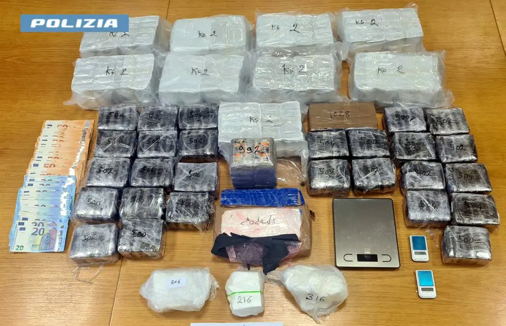 Sequestrate 2 tonnellate di stupefacenti nel torinese