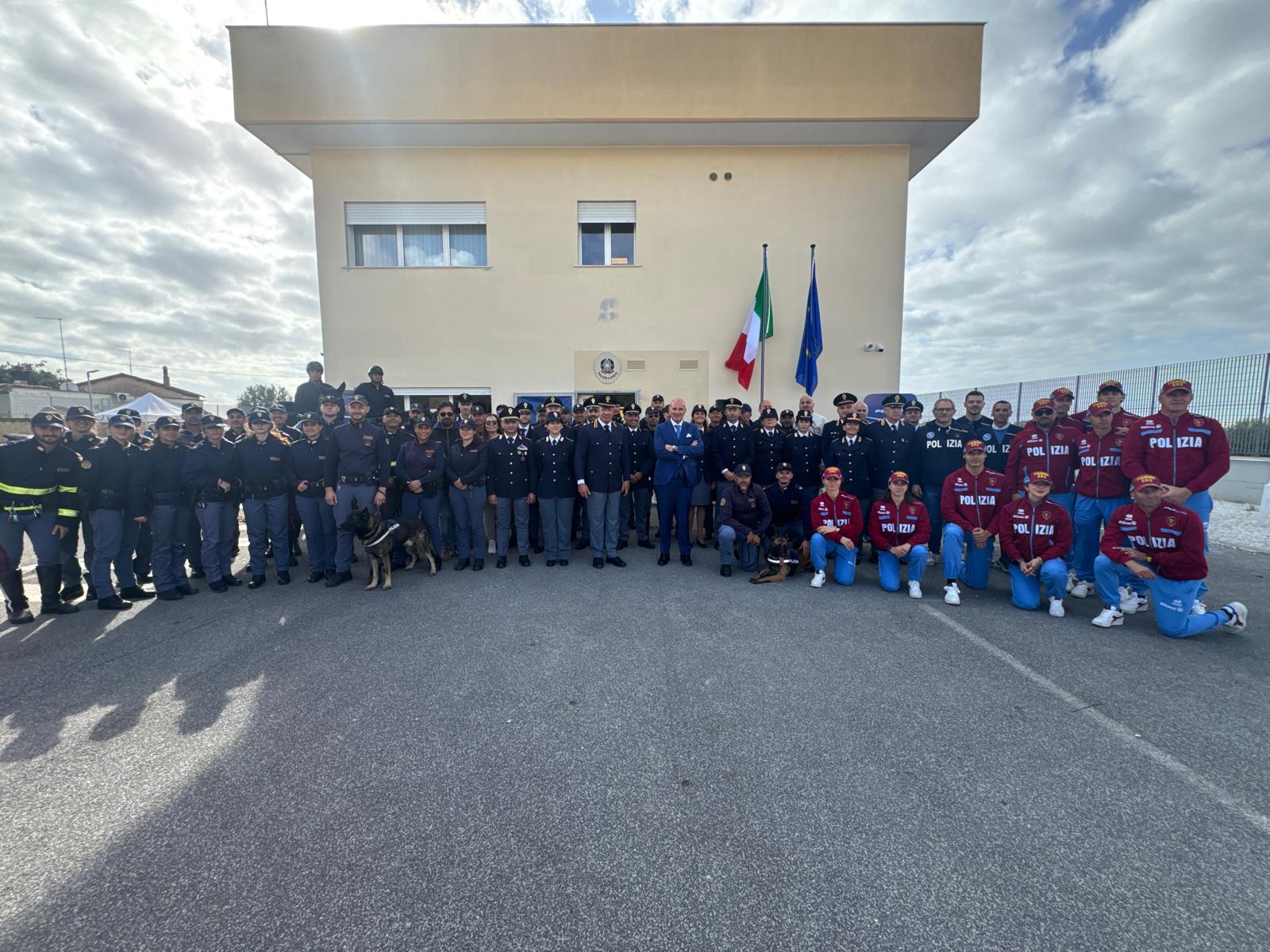 Ladispoli – 200 studenti “a scuola di legalità” con la Polizia di Stato: successo per l’Open Day #ScegliLaStradaGiusta