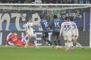 Perrone risponde a Samardzic, Atalanta-Como 1-1