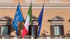 80 anni delle Nazioni Unite. alla Camera esposta la bandiera Onu