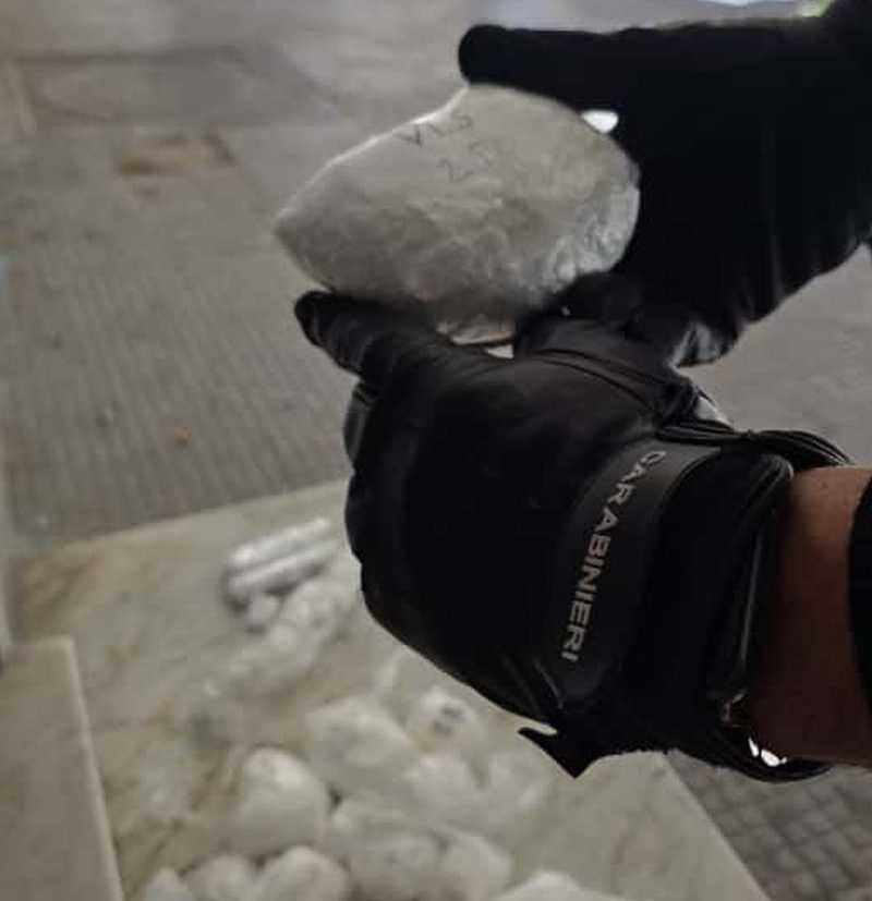 Smantellata a Caivano piazza di spaccio, sequestrato un 1,2 kg di coca