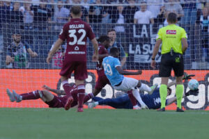 Montagne russe Lazio – Evitato all’ultimo respiro l’ennesimo tracollo, 3-3 all’Olimpico con Toro e Baroni