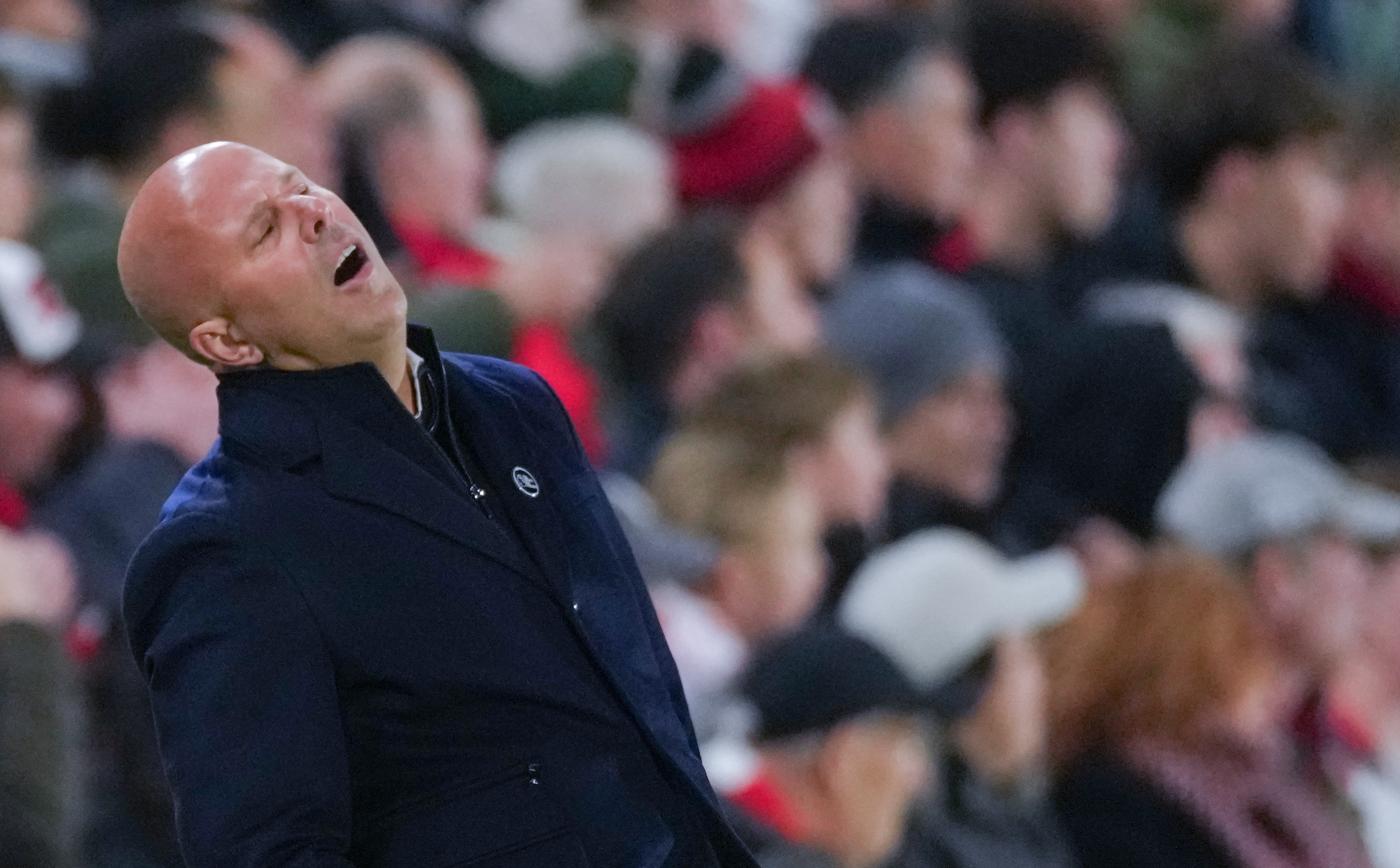 Premier – Liverpool, che succede? Tempesta ad Anfield, implosione e crisi: dal Palace al Palace, addio Carabao e Slot nel ciclone